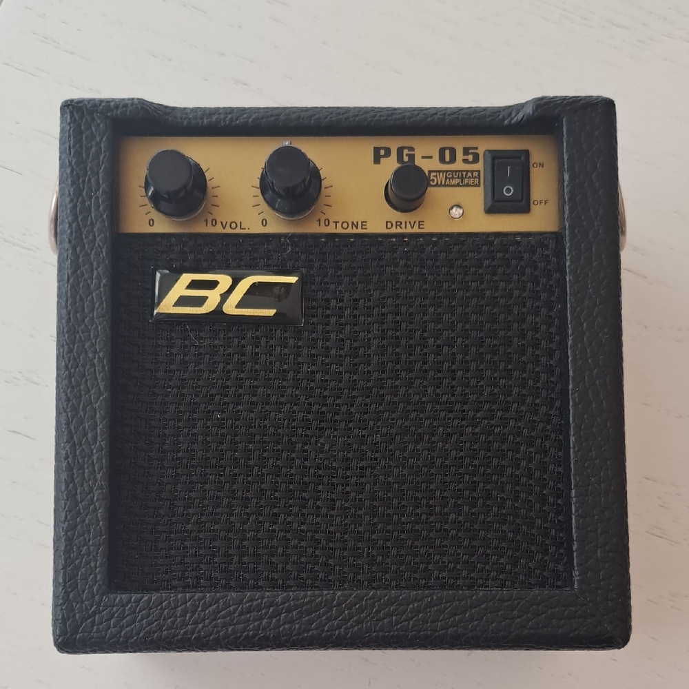 BC Mini Guitar Amp With Beltclip